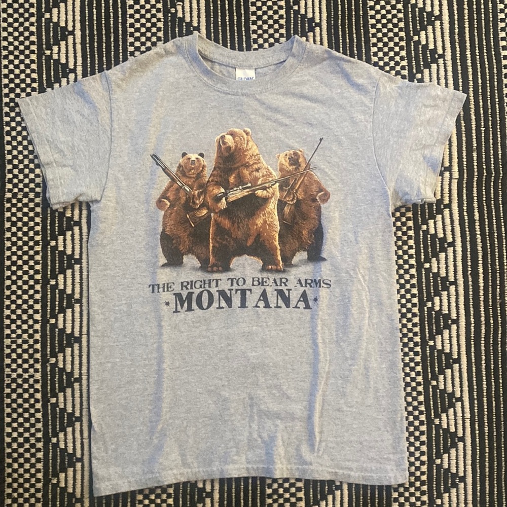 🎉3 for $20 Vintage Y2K Novelty Montana Bear Tee